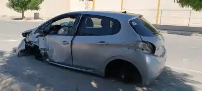 Scrapping Vehicle peugeot 208 allure of the year 2001 powered hm01