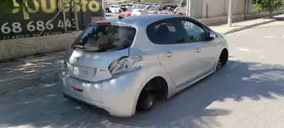 Scrapping Vehicle peugeot 208 allure of the year 2001 powered hm01