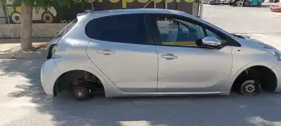 Scrapping Vehicle peugeot 208 allure of the year 2001 powered hm01