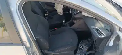 Scrapping Vehicle peugeot 208 allure of the year 2001 powered hm01