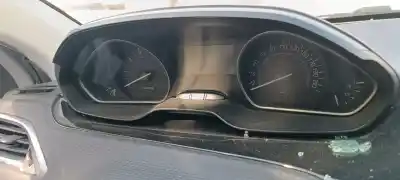 Scrapping Vehicle peugeot 208 allure of the year 2001 powered hm01