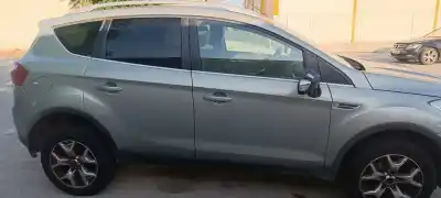 Sloopvoertuig ford kuga (cbv) titanium van het jaar 2001 aangedreven g6dg