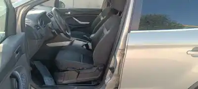 Sloopvoertuig ford kuga (cbv) titanium van het jaar 2001 aangedreven g6dg