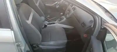 Sloopvoertuig ford kuga (cbv) titanium van het jaar 2001 aangedreven g6dg