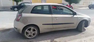 Veicolo di demolizione fiat stilo (192) 1.9 jtd cat dell'anno 2003 alimentato 192a1000