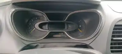 Véhicule à la ferraille renault captur helly hansen de l'année 2001 alimenté k9k609