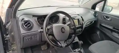 Véhicule à la ferraille renault captur helly hansen de l'année 2001 alimenté k9k609