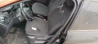 Véhicule à la ferraille renault captur helly hansen de l'année 2001 alimenté k9k609