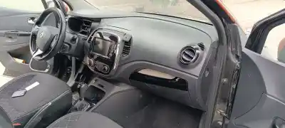 Véhicule à la ferraille renault captur helly hansen de l'année 2001 alimenté k9k609