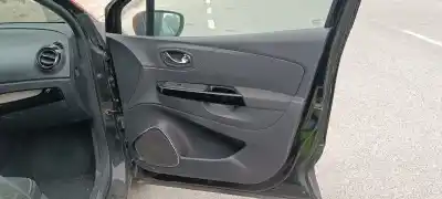 Véhicule à la ferraille renault captur helly hansen de l'année 2001 alimenté k9k609