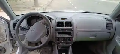 Veicolo di demolizione hyundai accent (lc) gl 4p dell'anno 2003 alimentato g4ea