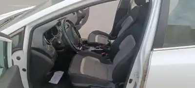 Scrapping Vehicle kia ceed attract 99 cv / 73 kw of the year 2001 powered g4fa