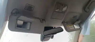 Veículo de Sucata toyota auris hybrid active do ano 2001 alimentado 