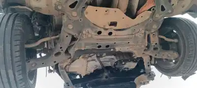 Veículo de Sucata toyota auris hybrid active do ano 2001 alimentado 