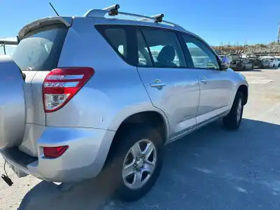 Veículo de Sucata toyota rav 4 (a3) executive do ano 2001 alimentado 2adftv