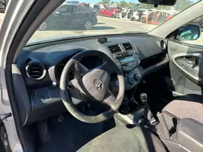 Veículo de Sucata toyota rav 4 (a3) executive do ano 2001 alimentado 2adftv