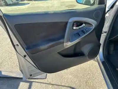 Veículo de Sucata toyota rav 4 (a3) executive do ano 2001 alimentado 2adftv