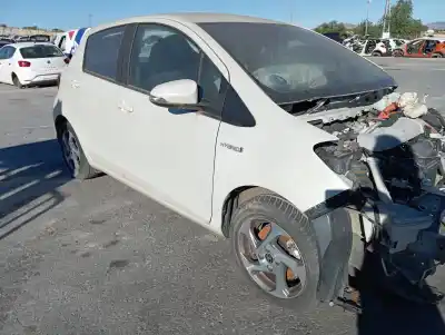 Sloopvoertuig toyota yaris hsd active van het jaar 2016 aangedreven 1nz