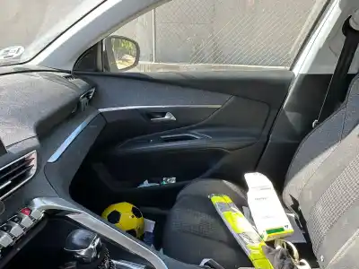 Veículo de Sucata peugeot 3008 active do ano 2017 alimentado bh01