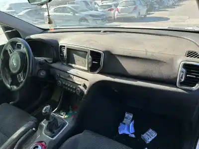 Veicolo di demolizione kia sportage drive 2wd dell'anno 2001 alimentato d4fd