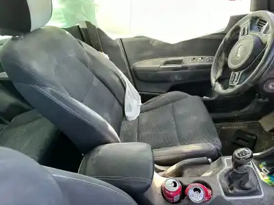 Veicolo di demolizione kia sportage drive 2wd dell'anno 2001 alimentato d4fd