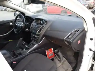 Veículo de Sucata ford focus lim. (cb8) trend do ano 2001 alimentado m1da