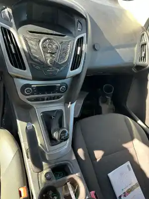 Veículo de Sucata ford focus lim. (cb8) trend do ano 2001 alimentado m1da