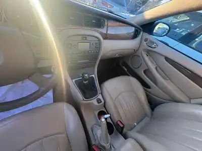 Здавання транспортного засобу jaguar x-type i (x400) 2.2 d року 2008 потужний bg