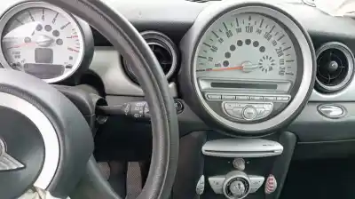 Veículo de Sucata mini mini (r56) one do ano 2001 alimentado n12b14a