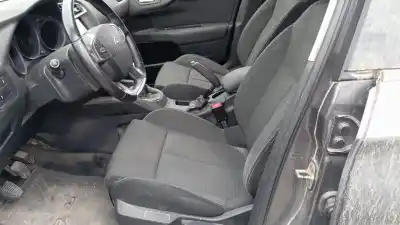 Veículo de Sucata citroen c4 lim. seduction do ano 2001 alimentado bh02