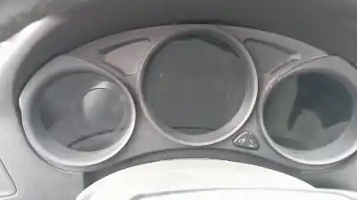 Veículo de Sucata citroen c4 lim. seduction do ano 2001 alimentado bh02