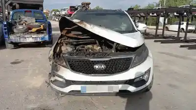 Veicolo di demolizione kia sportage emotion 4x2 dell'anno 2014 alimentato d4fd