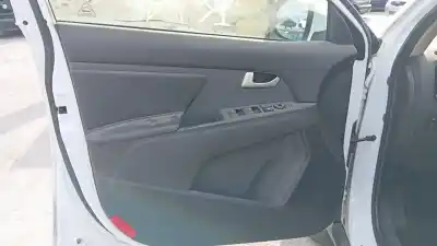 Veicolo di demolizione kia sportage emotion 4x2 dell'anno 2014 alimentato d4fd