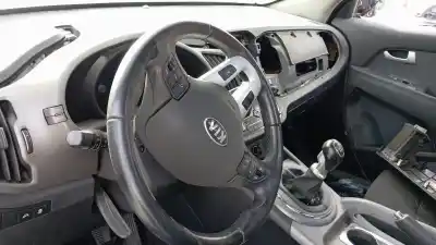 Veicolo di demolizione kia sportage emotion 4x2 dell'anno 2014 alimentato d4fd