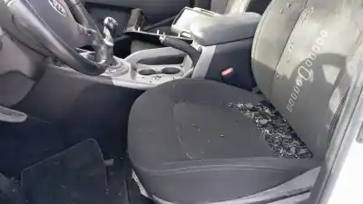 Veicolo di demolizione kia sportage emotion 4x2 dell'anno 2014 alimentato d4fd