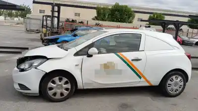 Veicolo di demolizione opel corsa d color edition dell'anno 2001 alimentato a13dtc