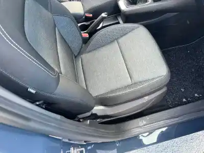 Veículo de Sucata renault captur ii equilibre 91 cv / 67 kw do ano 2001 alimentado h4d 470