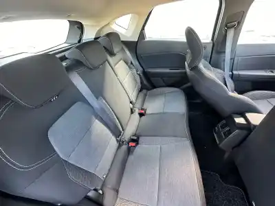 Veículo de Sucata renault captur ii equilibre 91 cv / 67 kw do ano 2001 alimentado h4d 470