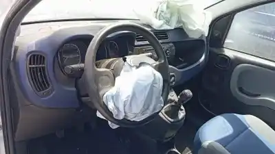 Veicolo di demolizione fiat panda (319) city cross dell'anno 2015 alimentato 169a4000