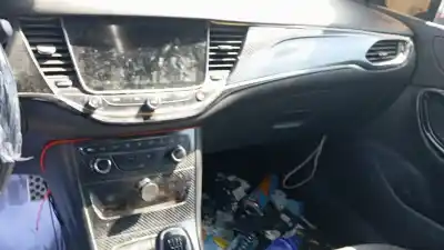 Veicolo di demolizione OPEL ASTRA K LIM. 5TÜRIG 120 ANIVERSARIO dell'anno 2001 alimentato B16DTF