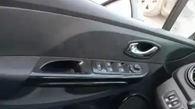 Veículo de Sucata renault clio iv limited do ano 2001 alimentado 