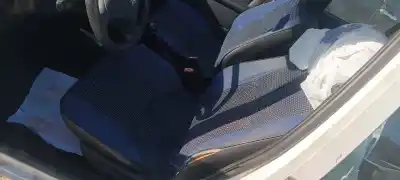 Veicolo di demolizione peugeot 106 (s2) kid dell'anno 2001 alimentato hfx