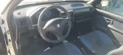 Veicolo di demolizione peugeot 106 (s2) kid dell'anno 2001 alimentato hfx