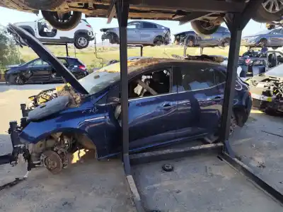 Veículo de Sucata RENAULT MEGANE III BERLINA 5 P  do ano 2001 alimentado H5F 408