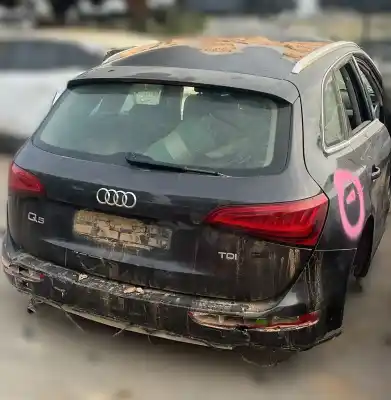 Sloopvoertuig AUDI Q5 (8R)  van het jaar 2001 aangedreven CSU