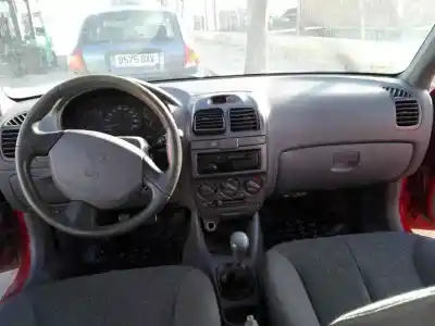 Veicolo di demolizione hyundai accent (lc) gl 4p dell'anno 2001 alimentato g4eh