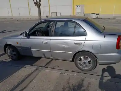 Vehicul casat hyundai accent (lc) l crdi al anului 2002 alimentat d3ea