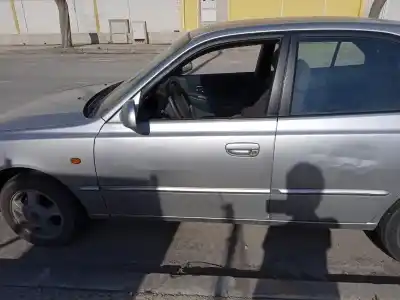 Vehicul casat hyundai accent (lc) l crdi al anului 2002 alimentat d3ea