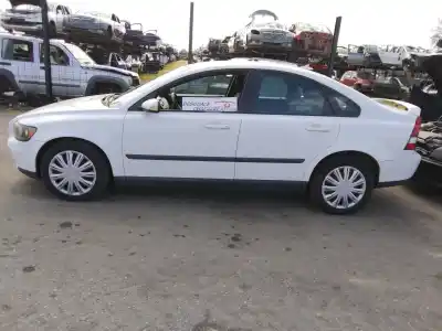 Hurda Aracı volvo                                              s40 berlina                                                                                                                                                                                                                                                2.0 d kinetic                                                                                                                                                                                                                                              yılın 2004 güçlü d4204t