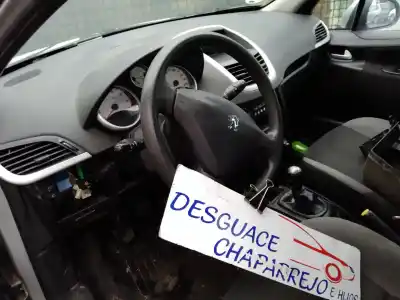 Sloopvoertuig peugeot 207 confort van het jaar 2007 aangedreven kfv